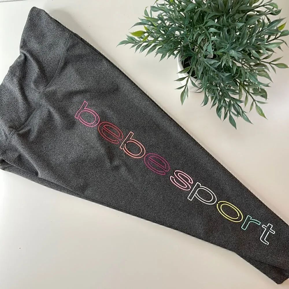 Bebe Sport Capri Yoga Pants. Size 1X. Like New.  Media pocket sewn into waist.